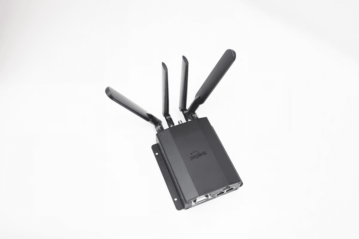 BR1 Mini M2M router top view with status indicators
