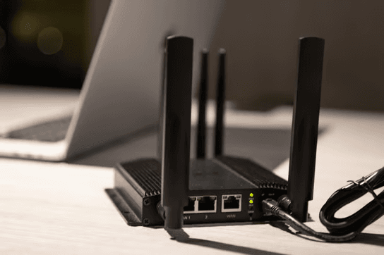 BR1 Pro CAT-20 router rear panel with Ethernet ports