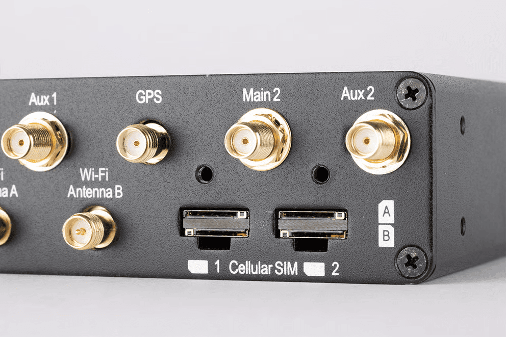 MAX Transit Duo Pro left SIM slot