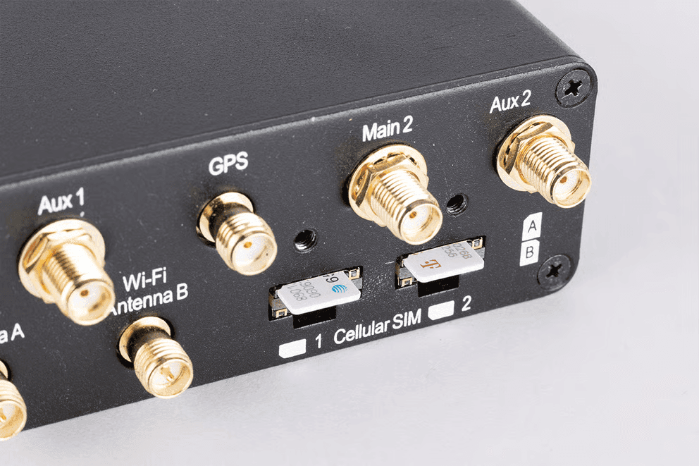 MAX Transit Duo Pro right SIM slot