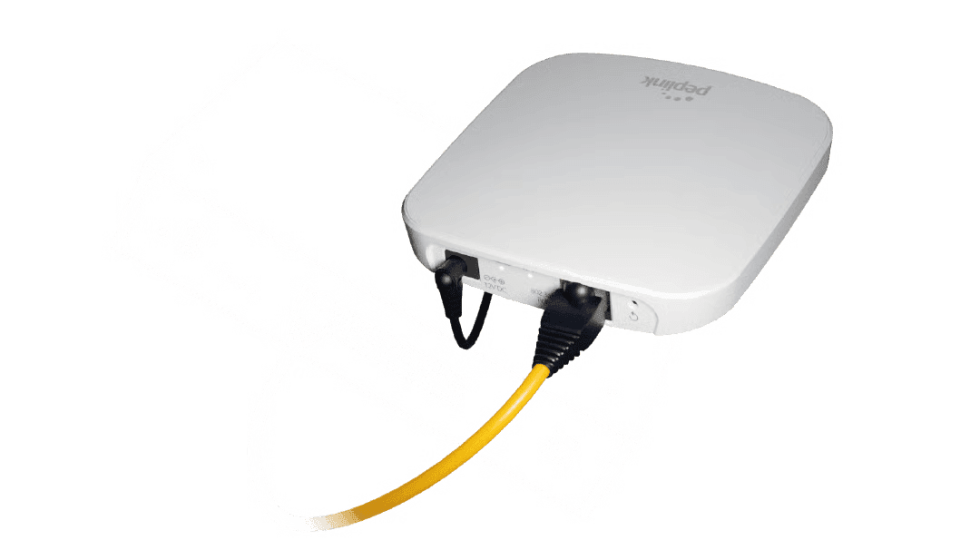 Simple plug-and-play installation diagram showing SpeedFusion Relay connecting to home router