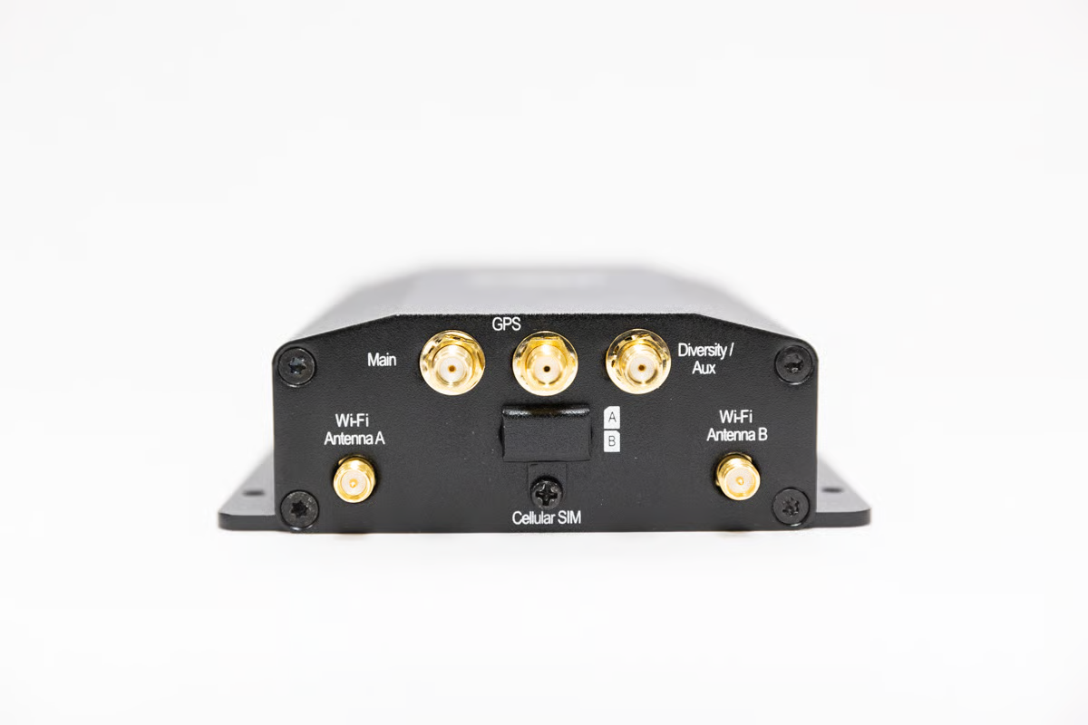 BR1 Mini M2M router side view with antenna connections