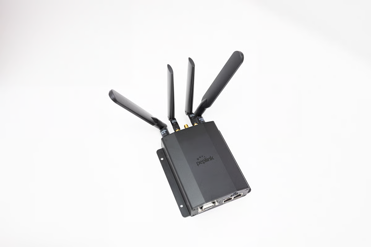 BR1 Mini M2M router top view with status indicators